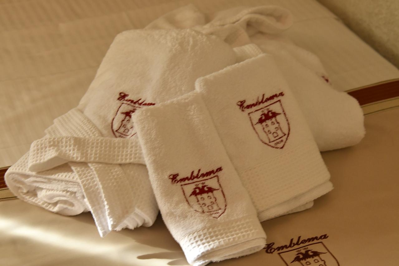 Hotel Restaurant Emblema Petrele Eksteriør bilde